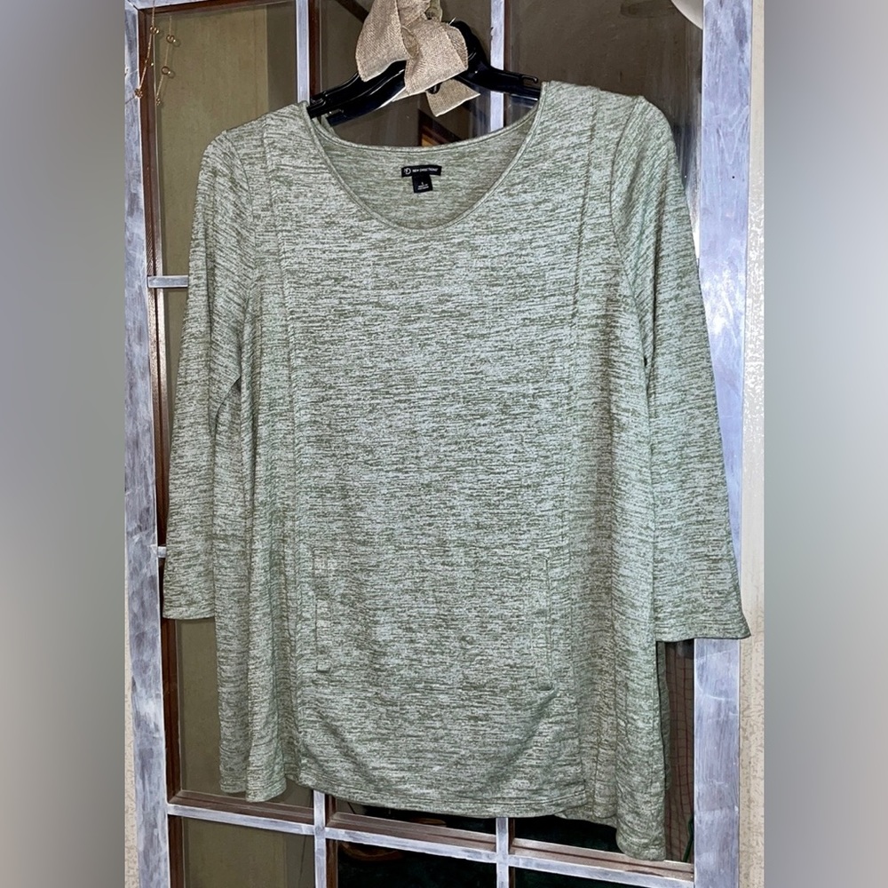 📍SOLD📍New Directions Top